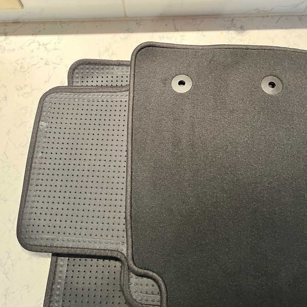 Car Mats Chevy ColoradoNEW